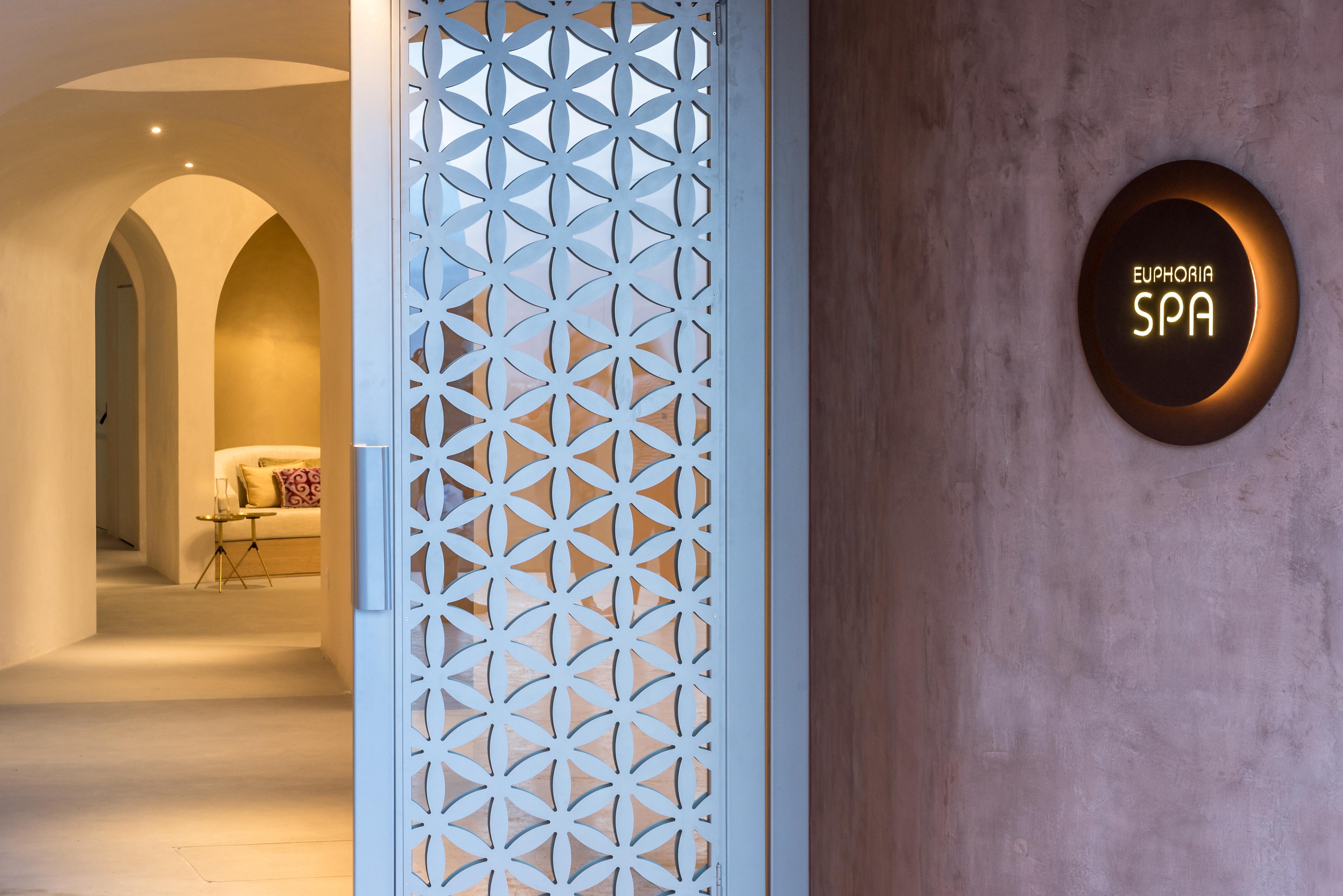 Euphoria Retreat - A Holistic Wellbeing Destination Spa Мистра Экстерьер фото